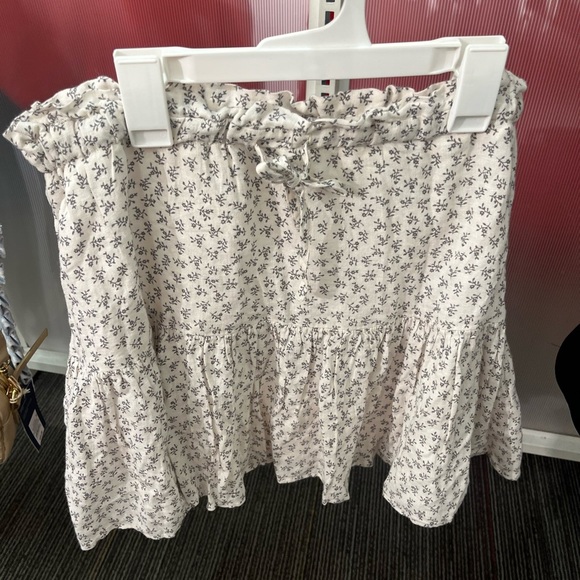 NWT Rails Halsey Tiered Ruffle Mini Skirt Bella Floral M - Picture 4 of 7